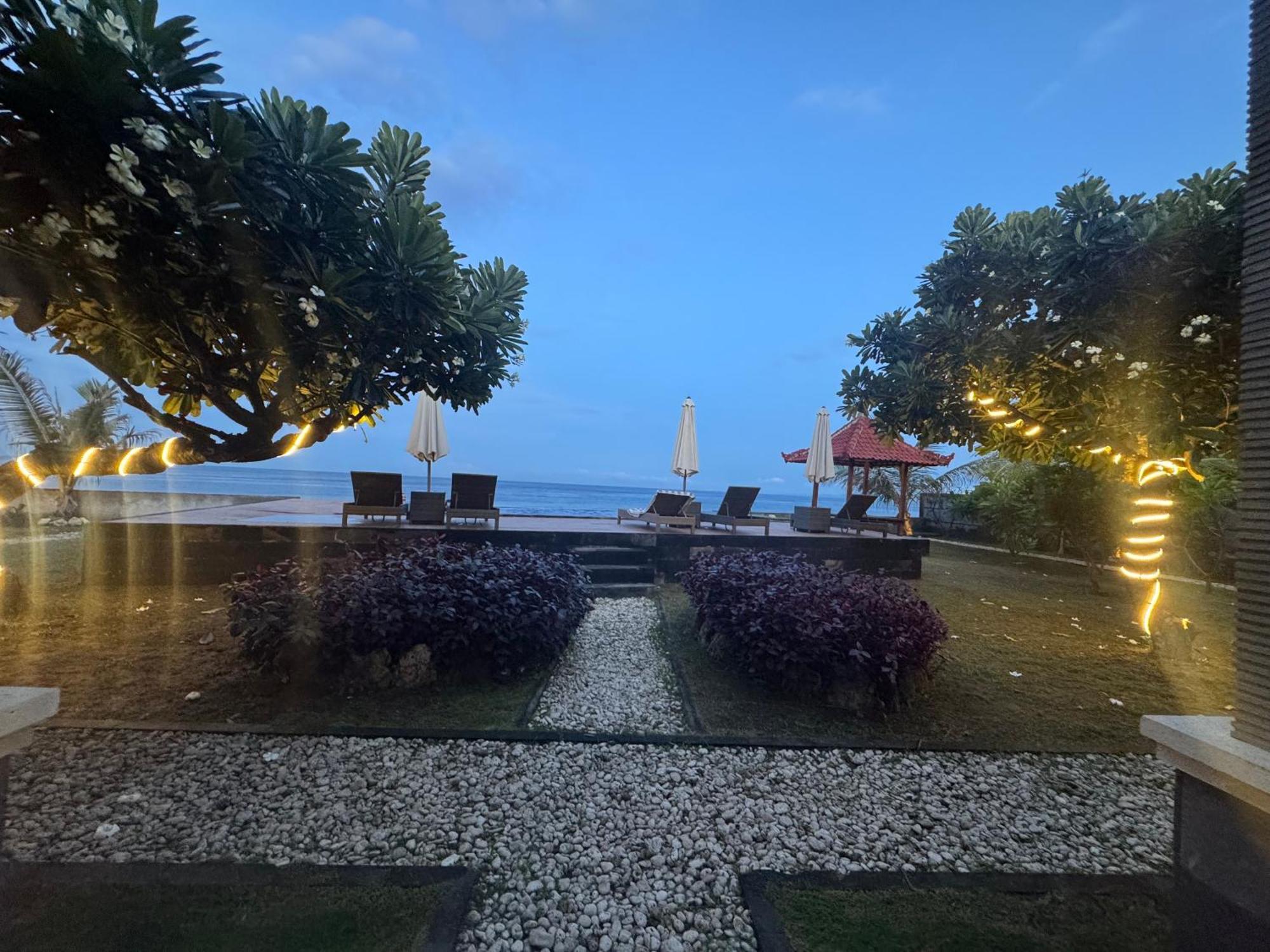 Cave Beach Bungalow Semaya Exterior photo