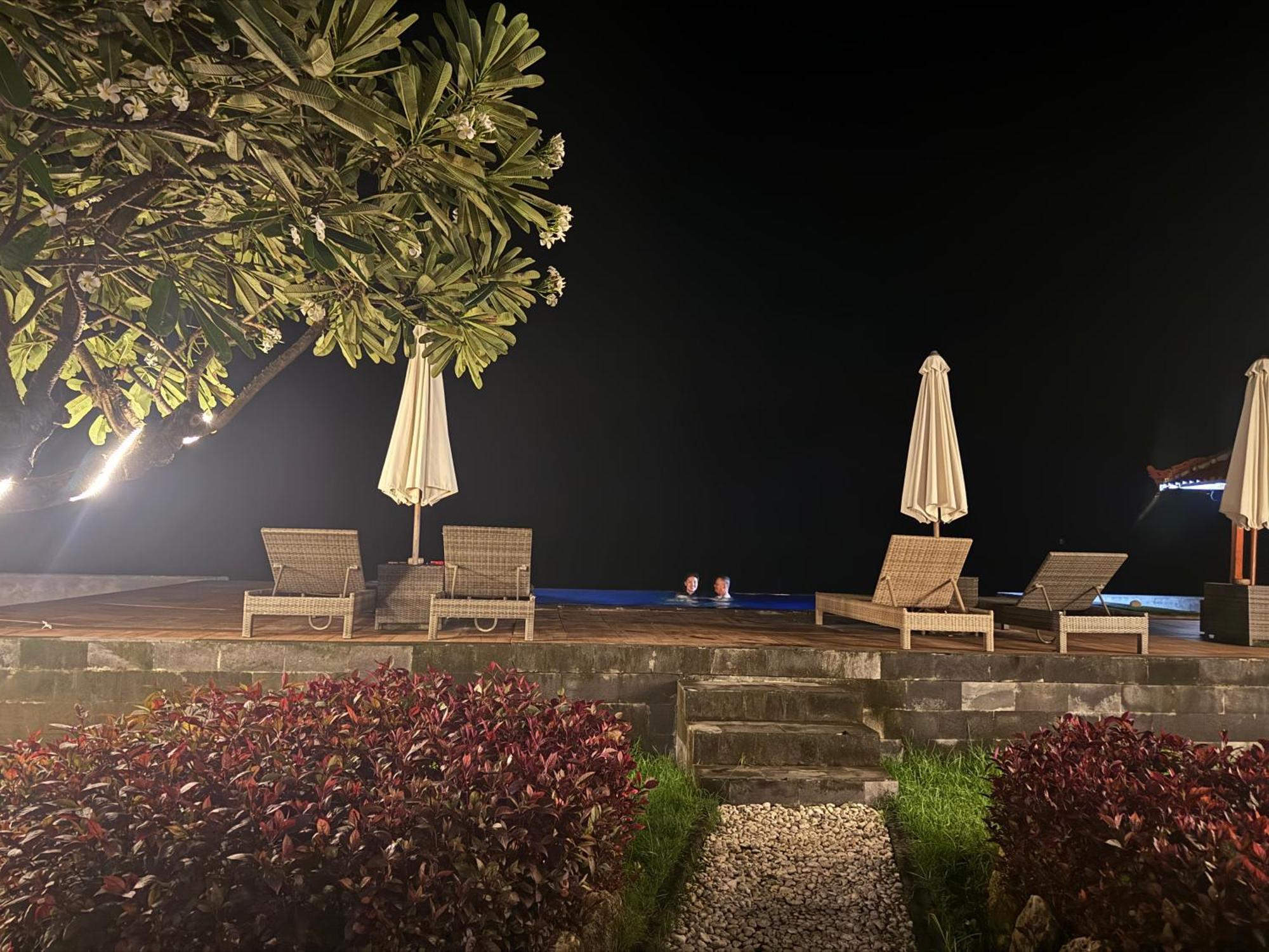 Cave Beach Bungalow Semaya Exterior photo